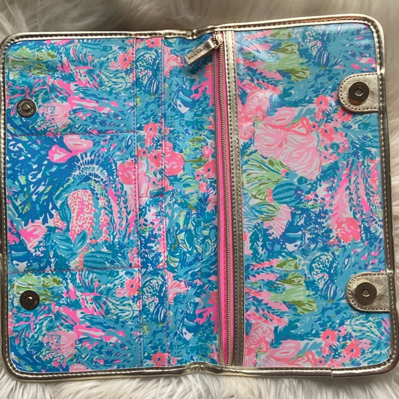 Lily Pulitzer Travel Organizer Clutch. - Picture 3 of 8